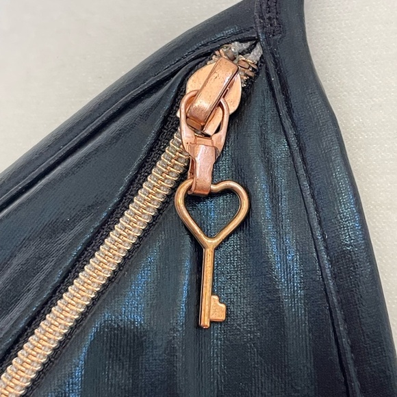 Savage X Fenty Women’s Black “Locket Down Bra Collection,” Size Small (32C/D) - Picture 7 of 14